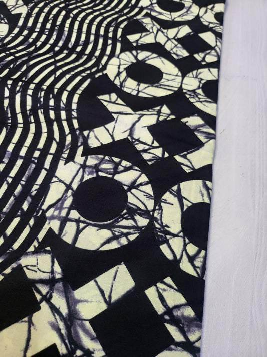 P371 Black and cream