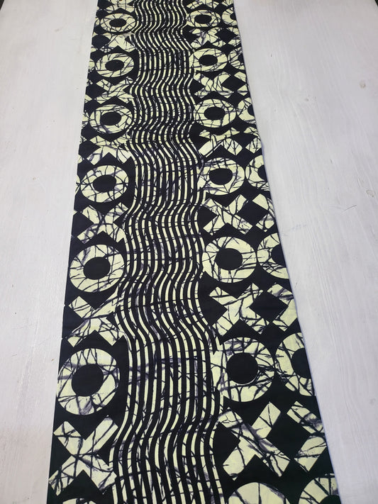 P371 Black and cream